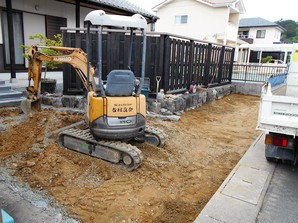 Ｍ市　Ｏ様邸アプローチ、駐車場工事-Before